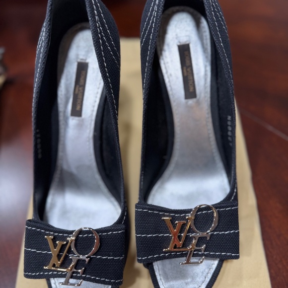 Louis Vuitton Black Canvas "That's LOVE Pump" - Picture 2 of 8